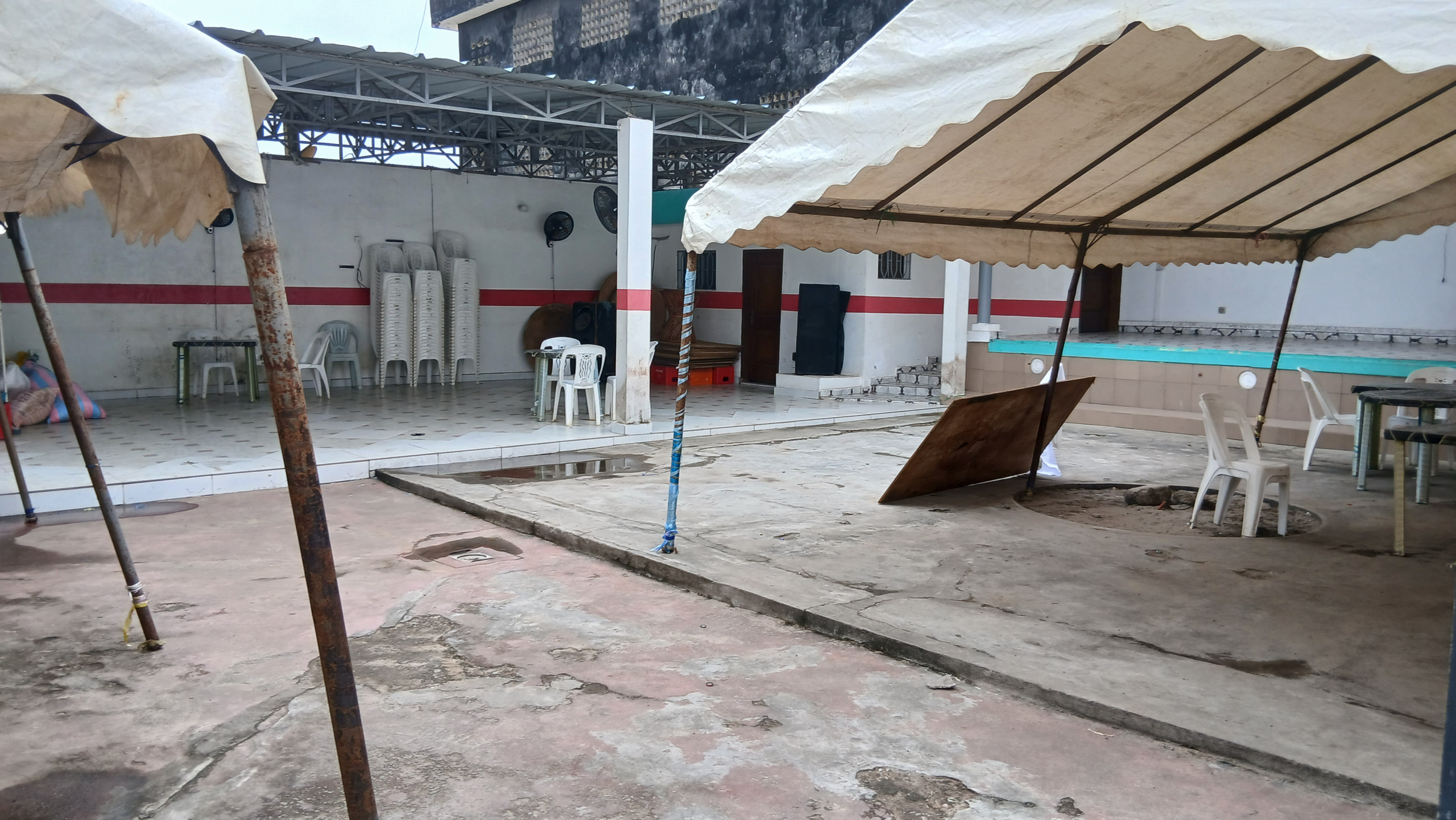1000159492 ESPACE ÉVÉNEMENTIEL ET GASTRONOMIQUE HAPPY DAYS