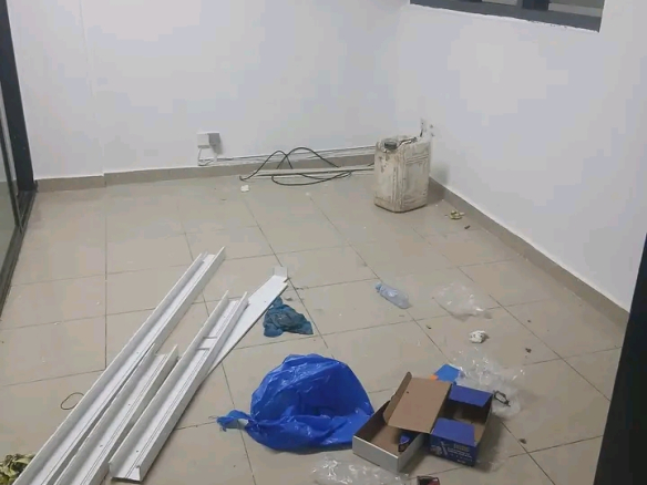2 pièces Yopougon toit rouge