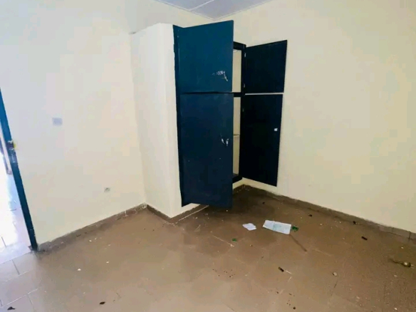 2 pièces Yopougon base CIE