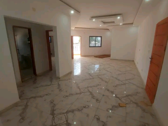 Villa base 5 pièces Cocody angre sainte clémentine